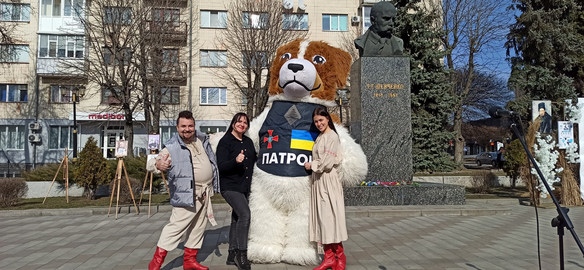 Актори Житомирського академічного обласного театру ляльок долучилися до відзначення 211-ї річниці від дня народження Тараса Григоровича Шевченка